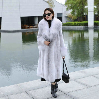 A long thermal jacket