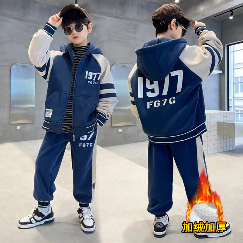 A boys' winter suit, new medium and large children's boys' winter velvet and thicker, cool and handsome autumn and winter sports trend