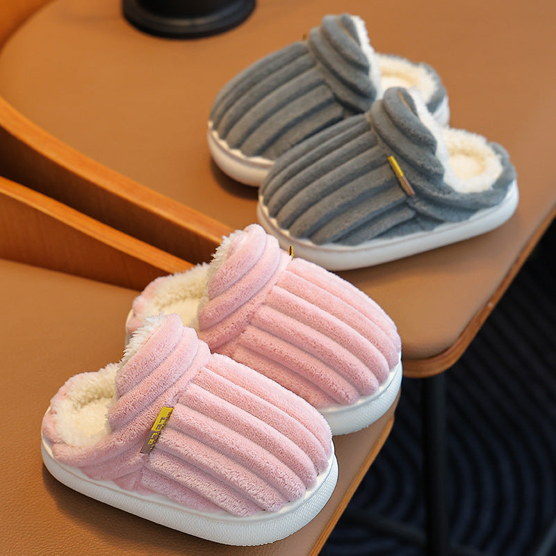 A children's thermal slippers