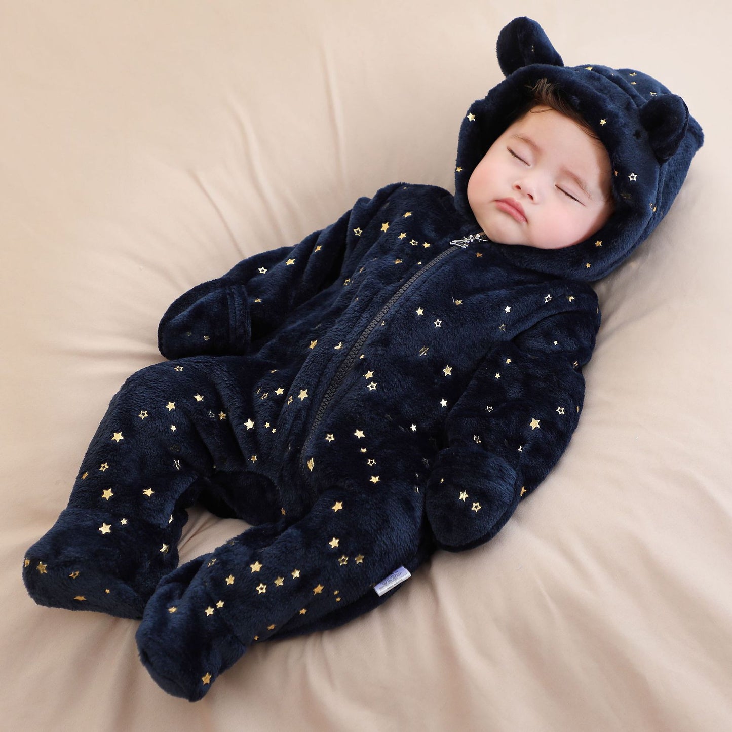 A baby onesie velvet spring and autumn clothes going out clothes baby autumn and winter foot-wrapped Romper climbing clothes