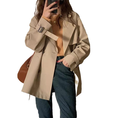A Spring and Autumn new British style is popular this year, the Korean version of the vertical temperament trench coat, women's short small coat