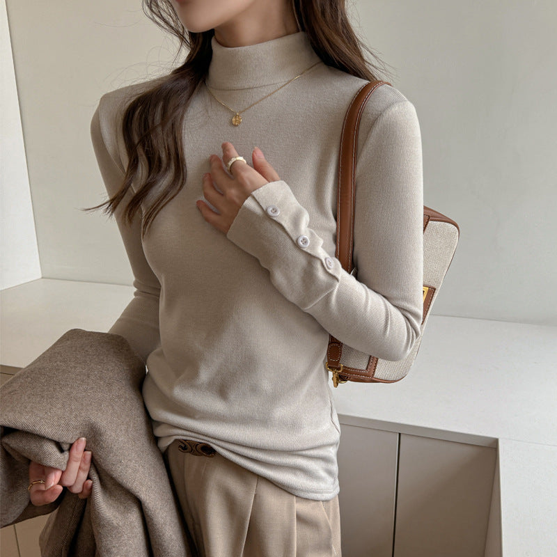 A long-sleeved top