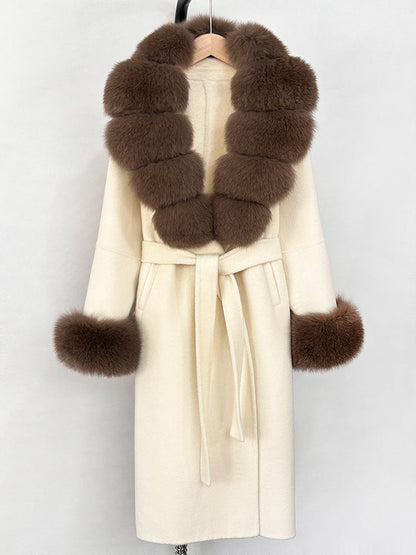 A double-sided wool coat and sweater collar jacket