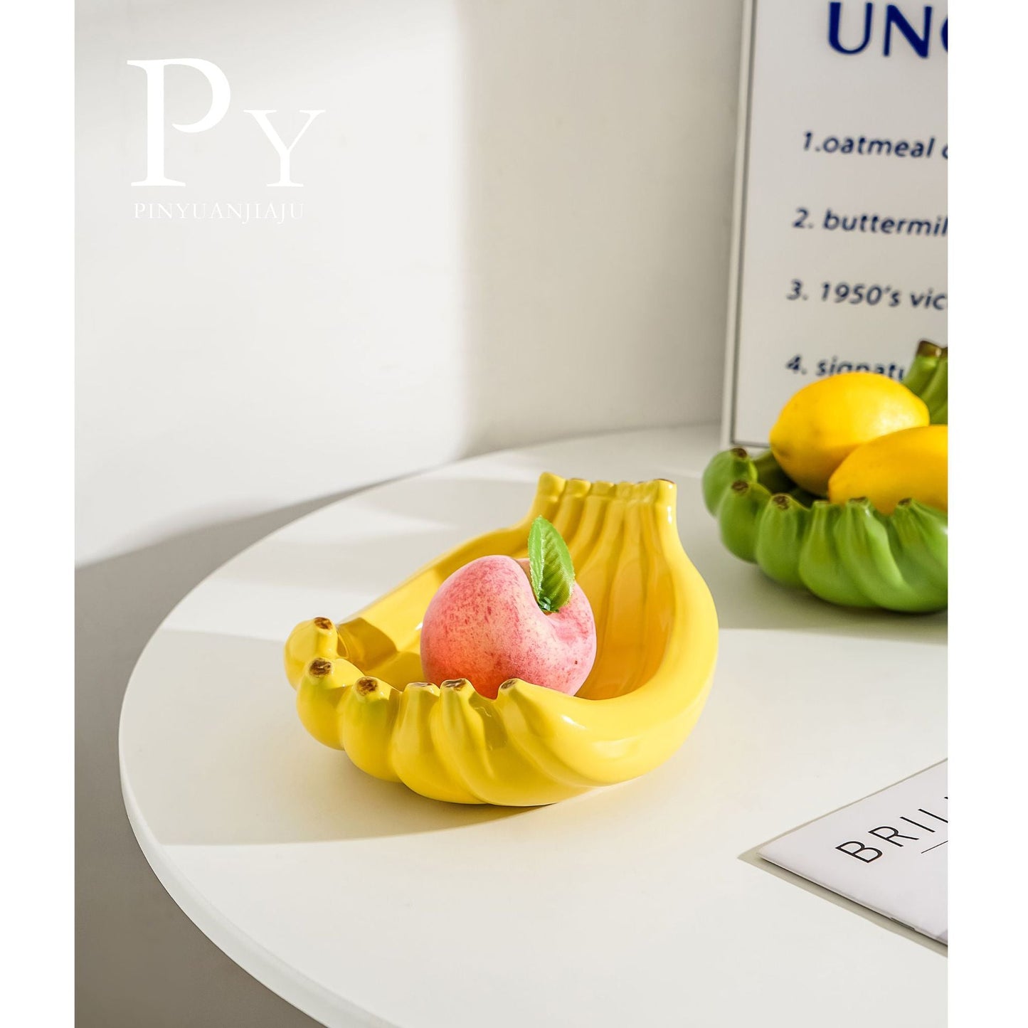 A fruit plate ceramics