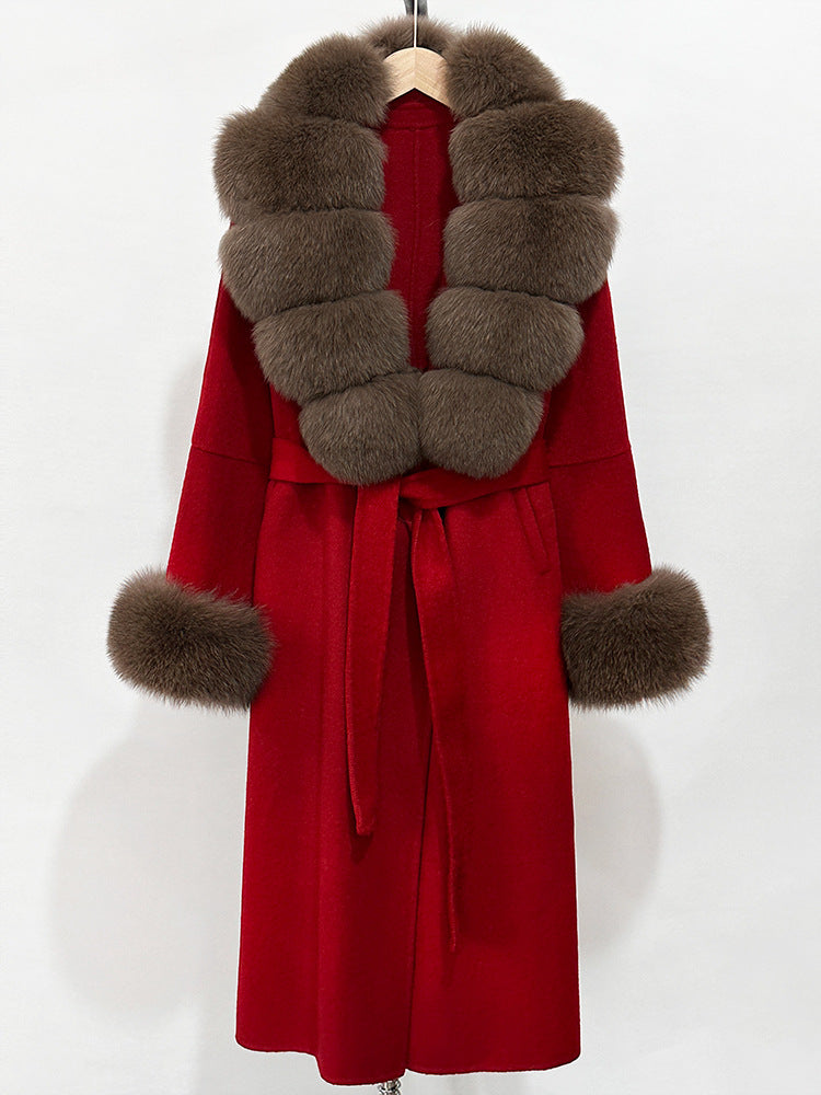 A double-sided wool coat and sweater collar jacket