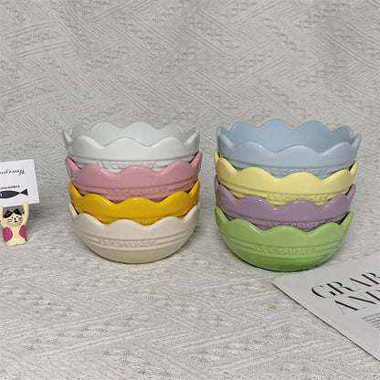 A ceramic 14cm lace bowl