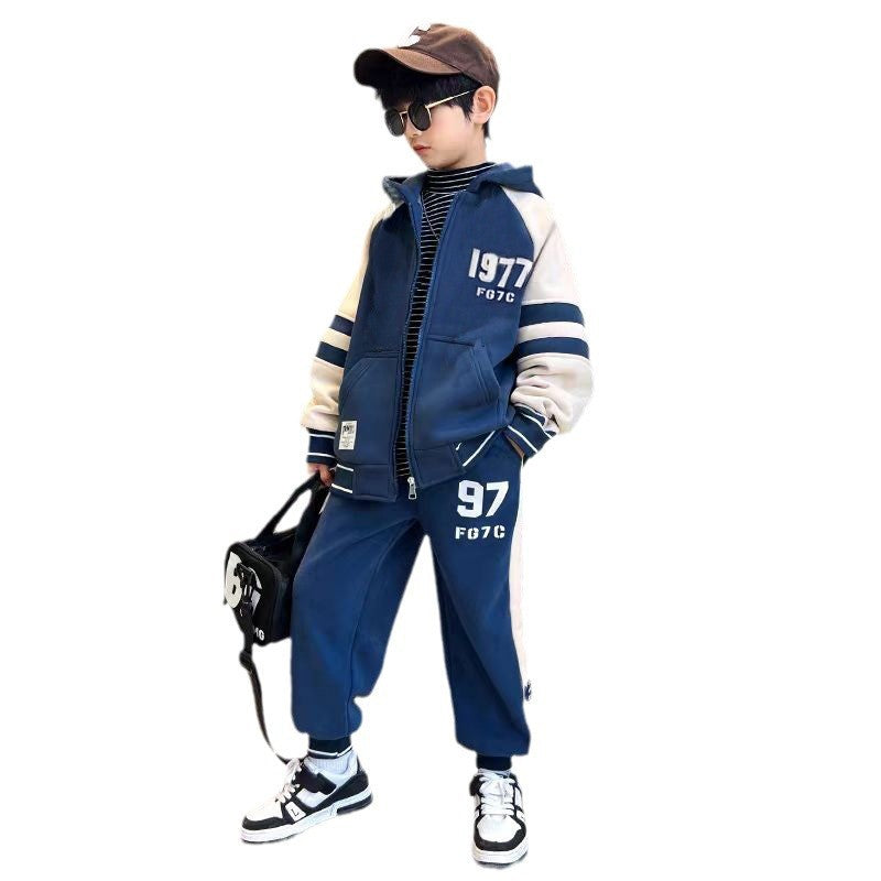 A boys' winter suit, new medium and large children's boys' winter velvet and thicker, cool and handsome autumn and winter sports trend