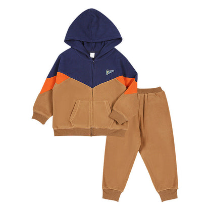 A Children's fleece-lined warm sportswear set