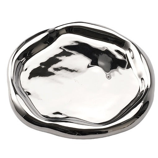 A ceramic tray ornament