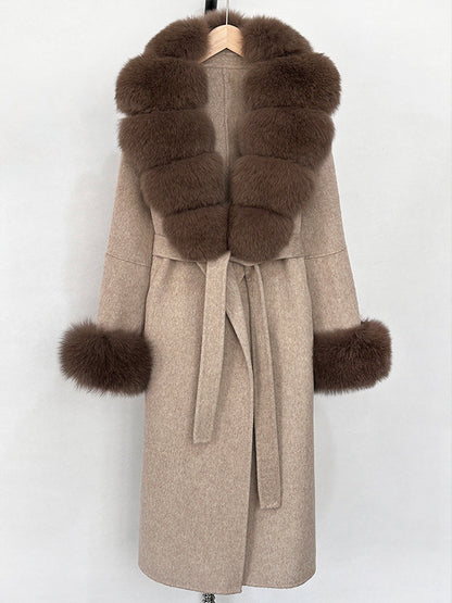 A double-sided wool coat and sweater collar jacket