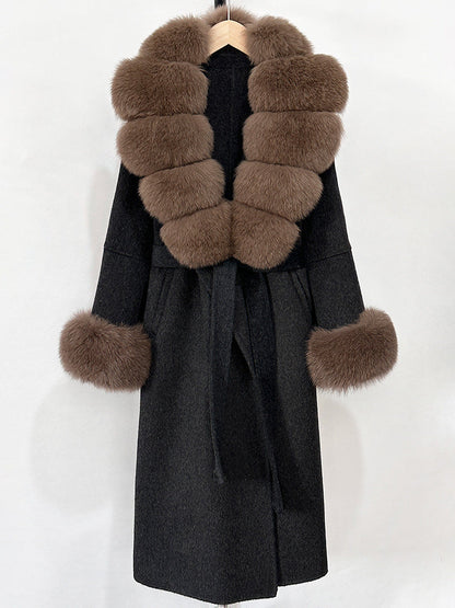 A double-sided wool coat and sweater collar jacket