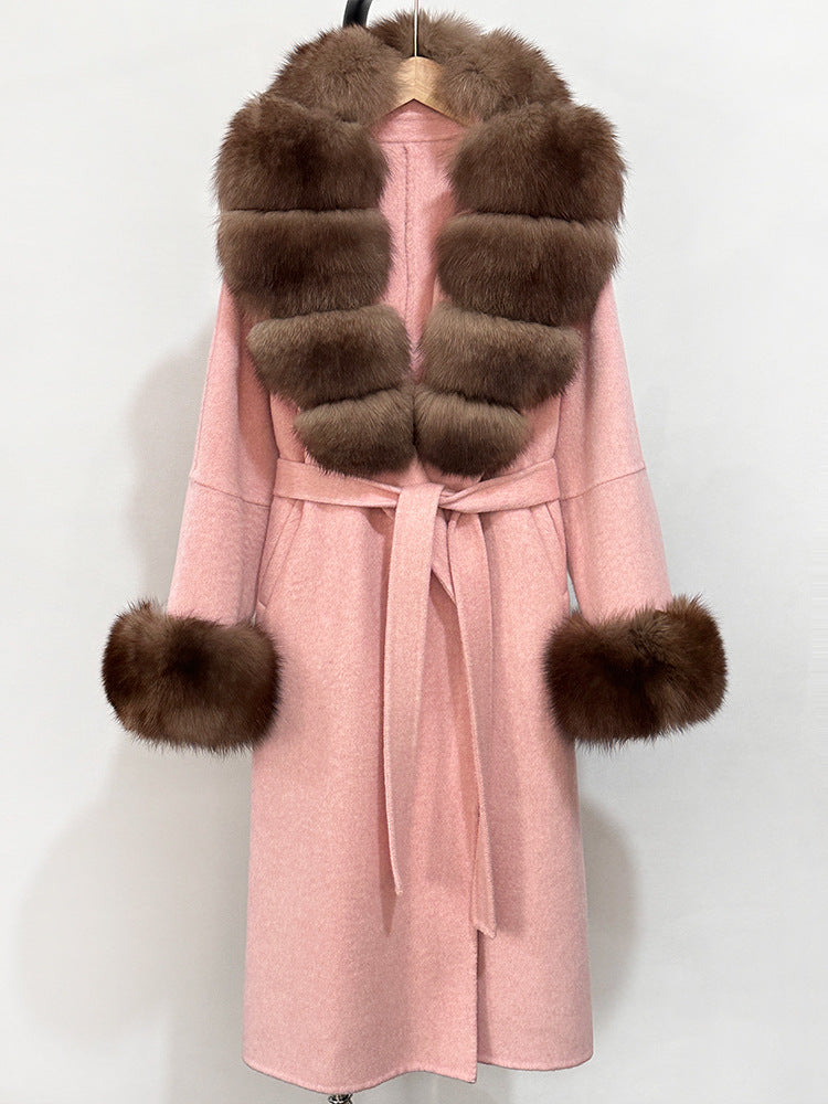 A double-sided wool coat and sweater collar jacket