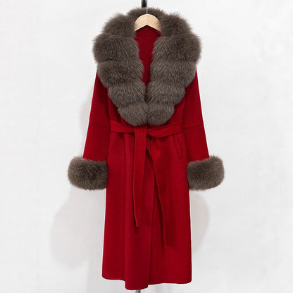 A double-sided wool coat and sweater collar jacket