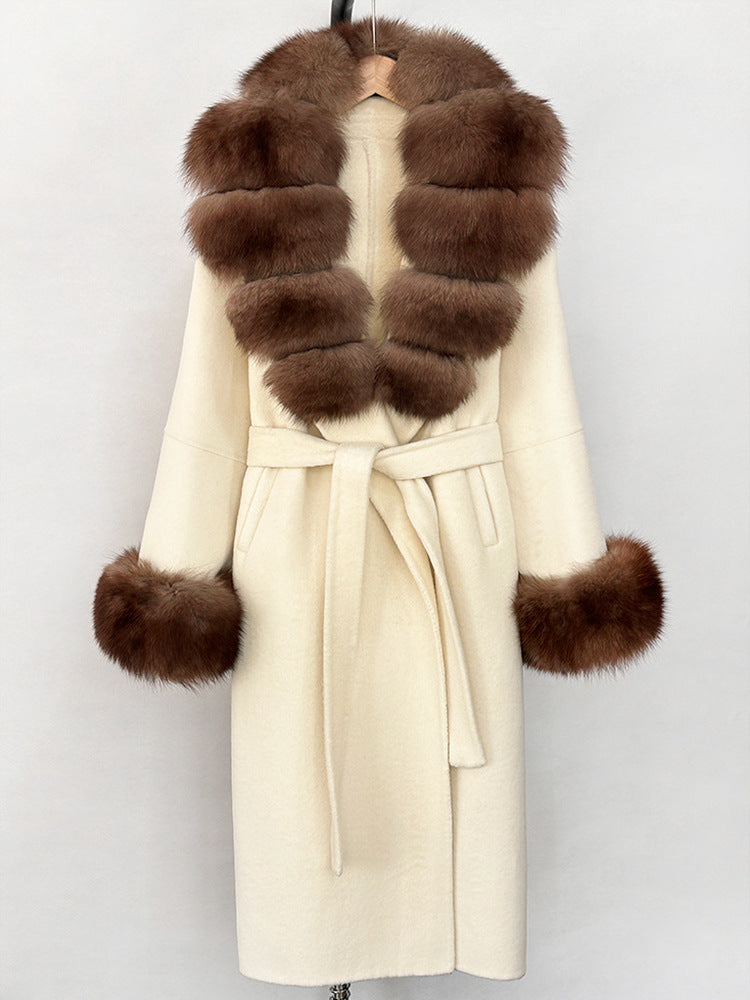 A double-sided wool coat and sweater collar jacket