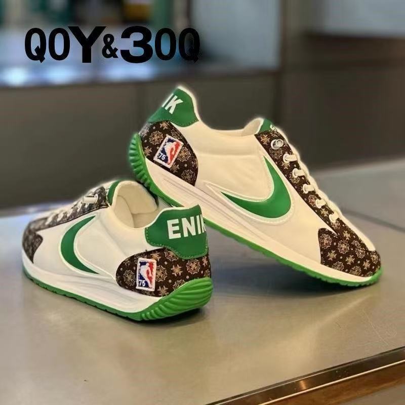 A spring and summer new Korean version of versatile casual Forrest Gump shoes popular one-pedal soft-soled lightweight sports shoes