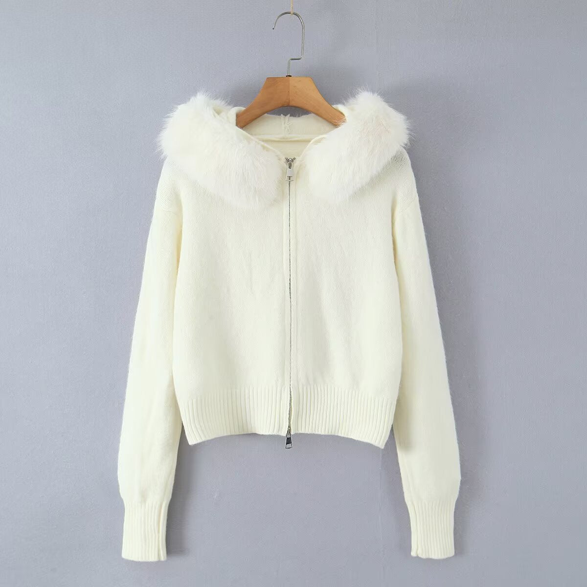 A Fake fur collar hooded long-sleeved zip-up cardigan knitted sweater jacket