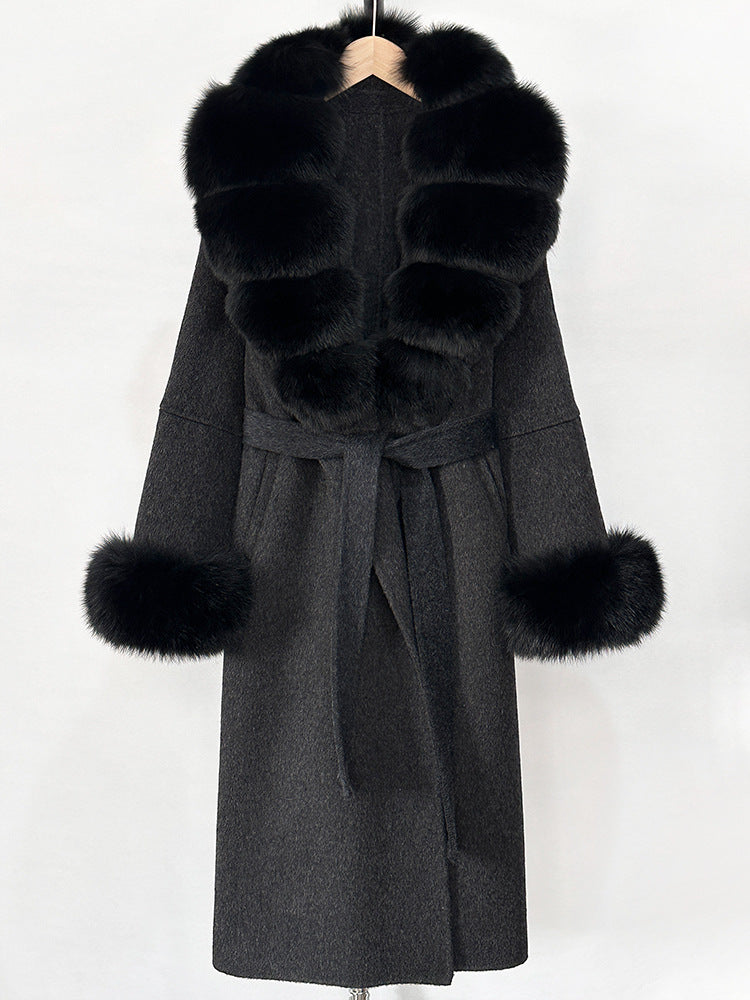 A double-sided wool coat and sweater collar jacket