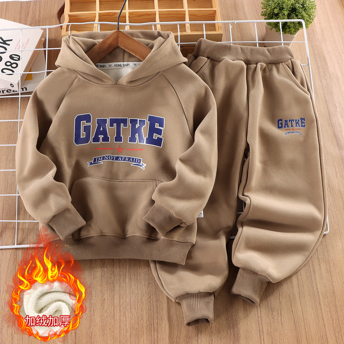 A Children's fleece-lined warm sportswear set