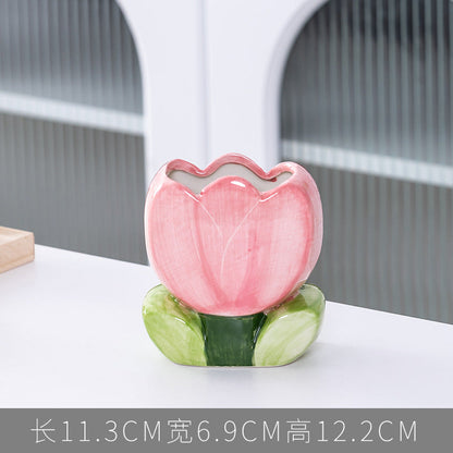 A ceramic pen holder storage ornament