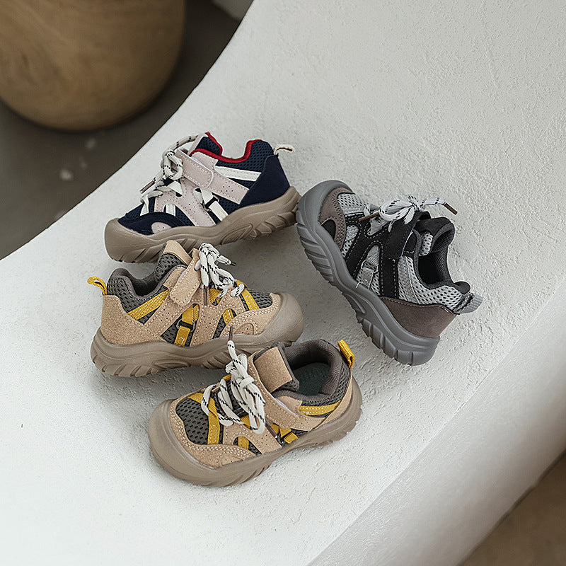 A new autumn classmates boys soft-soled comfortable sports and leisure shoes