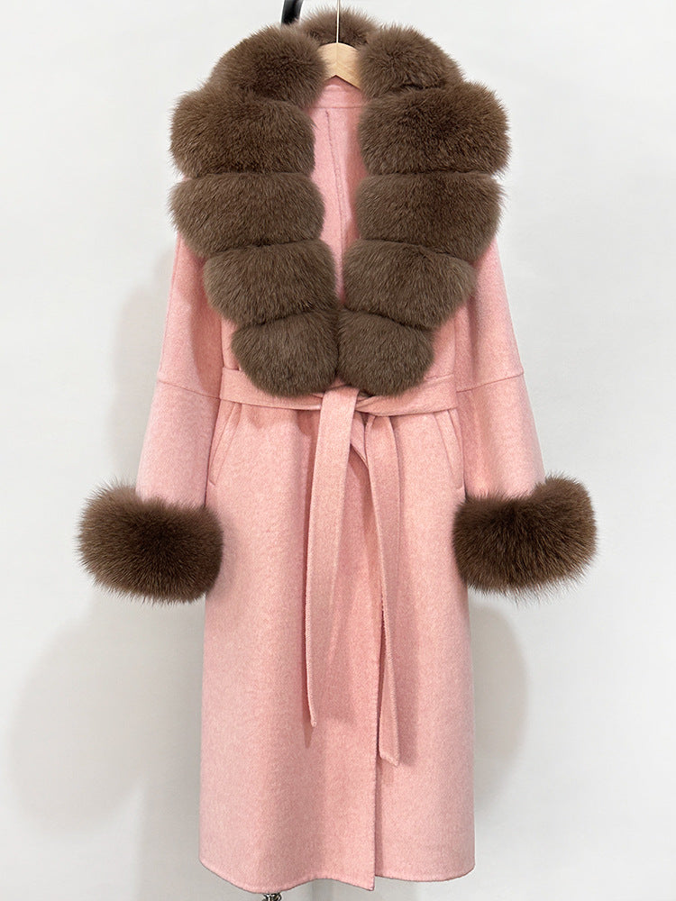 A double-sided wool coat and sweater collar jacket