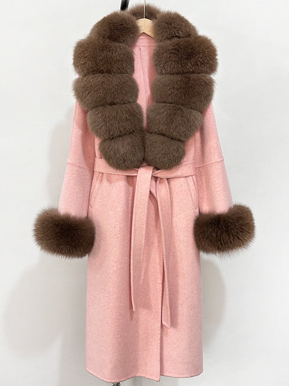 A double-sided wool coat and sweater collar jacket