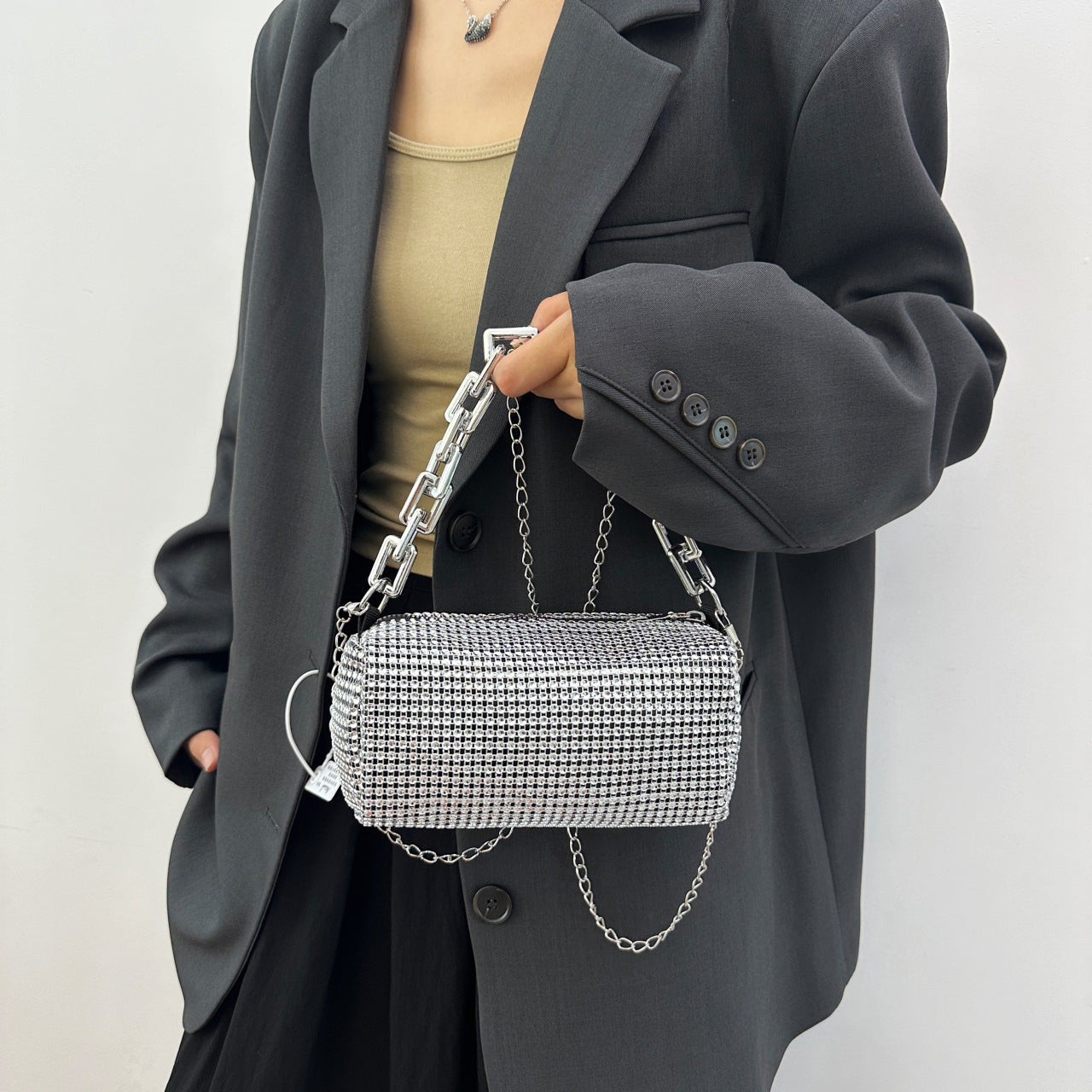 A mesh drill chain bag women's new spring personalized foreign style explosion single shoulder niche dinner bag women