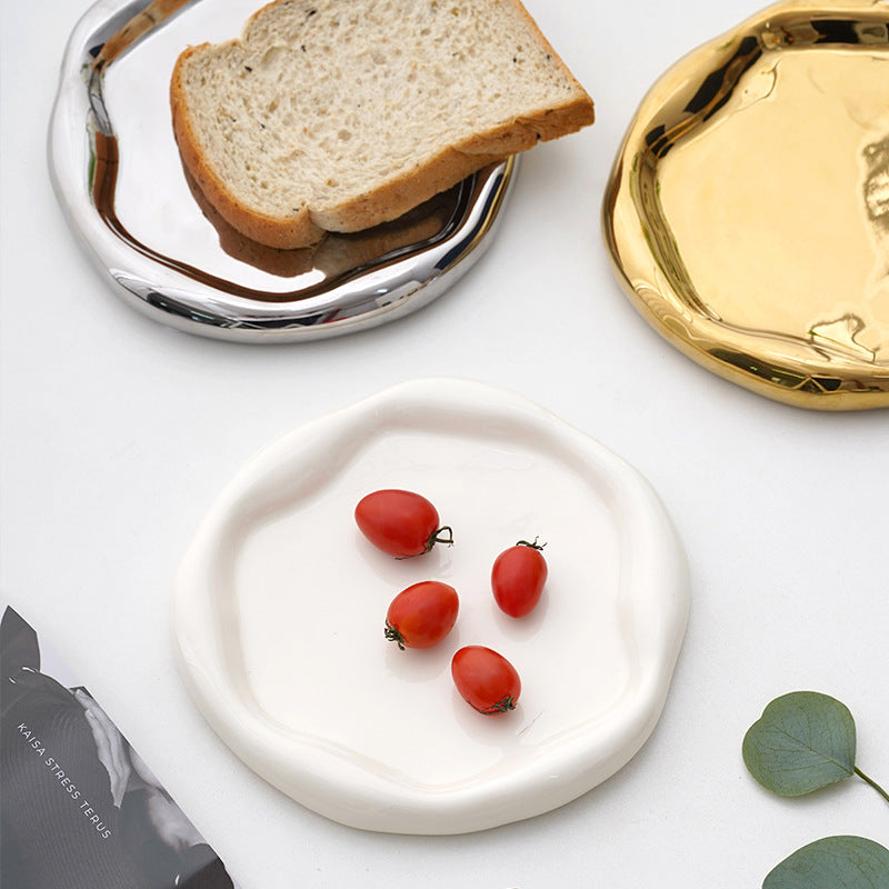 A ceramic tray ornament