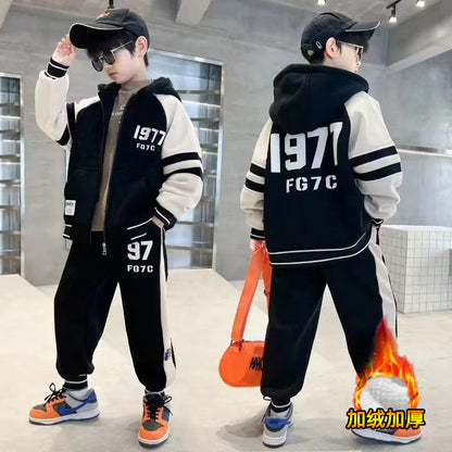 A boys' winter suit, new medium and large children's boys' winter velvet and thicker, cool and handsome autumn and winter sports trend