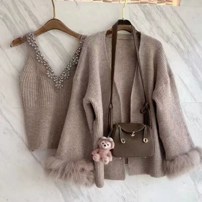 A Diamond V-Neck Sling Knitted Set