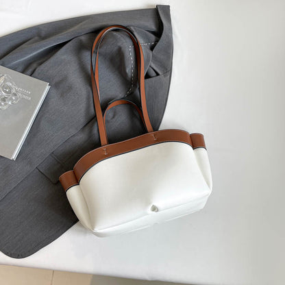 A large capacity shoulder bag