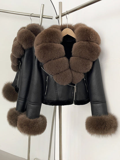 A short jacket with a fur collar zipper