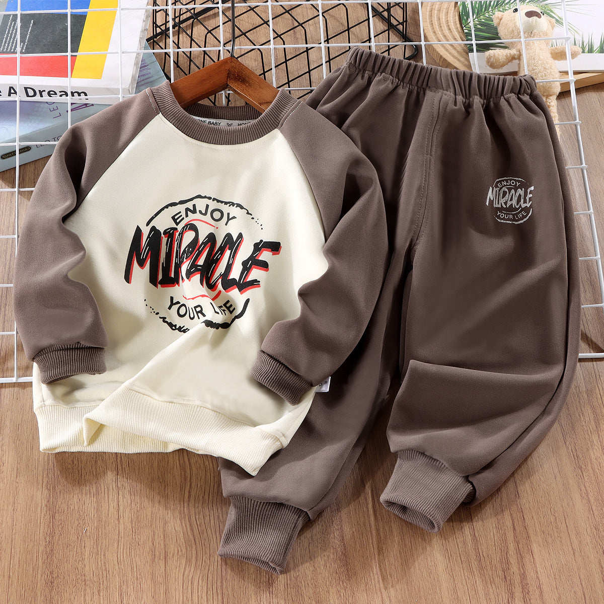 A Children's two-piece sports sweatshirt set