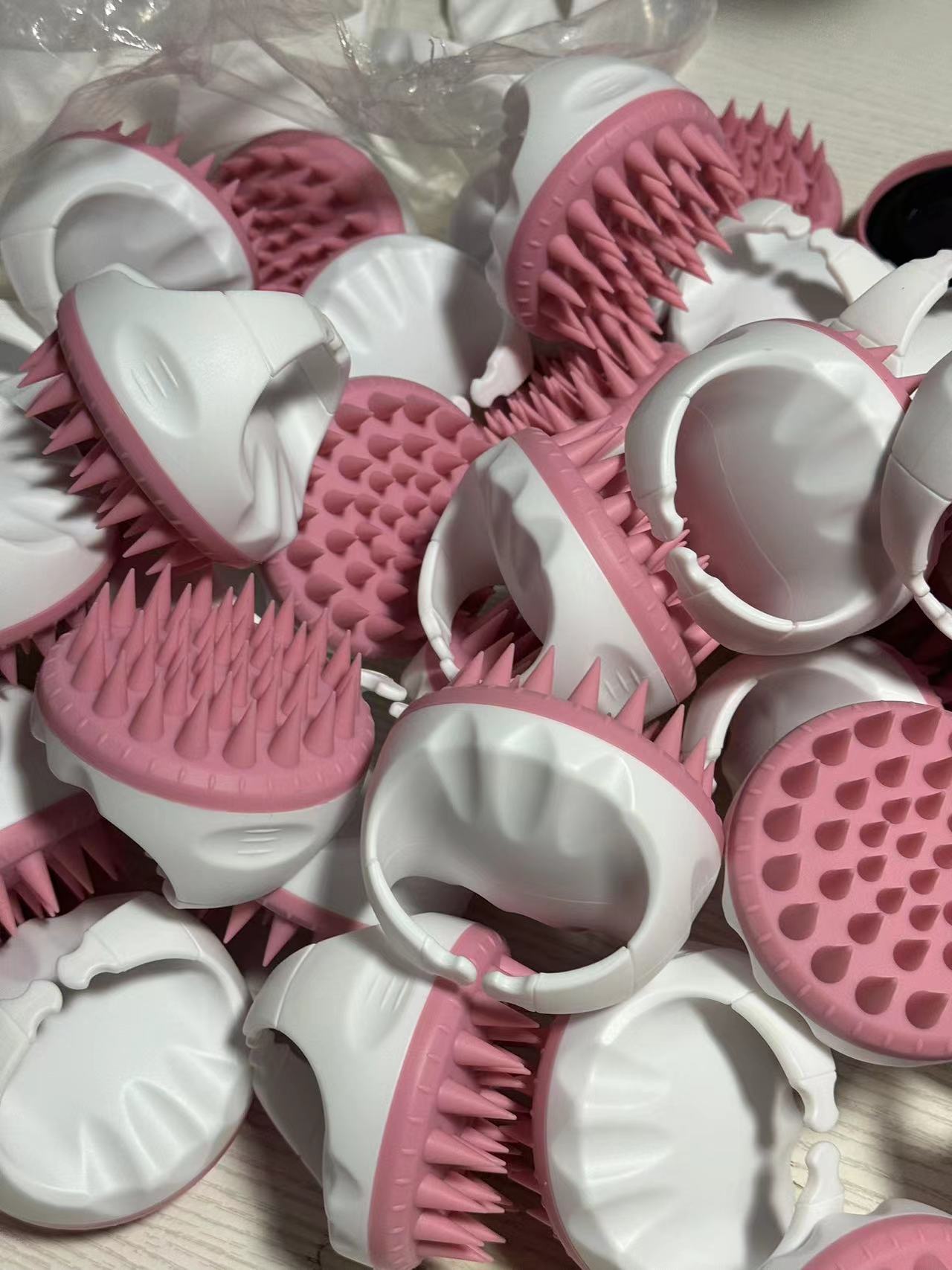 A shampoo brush massage brush