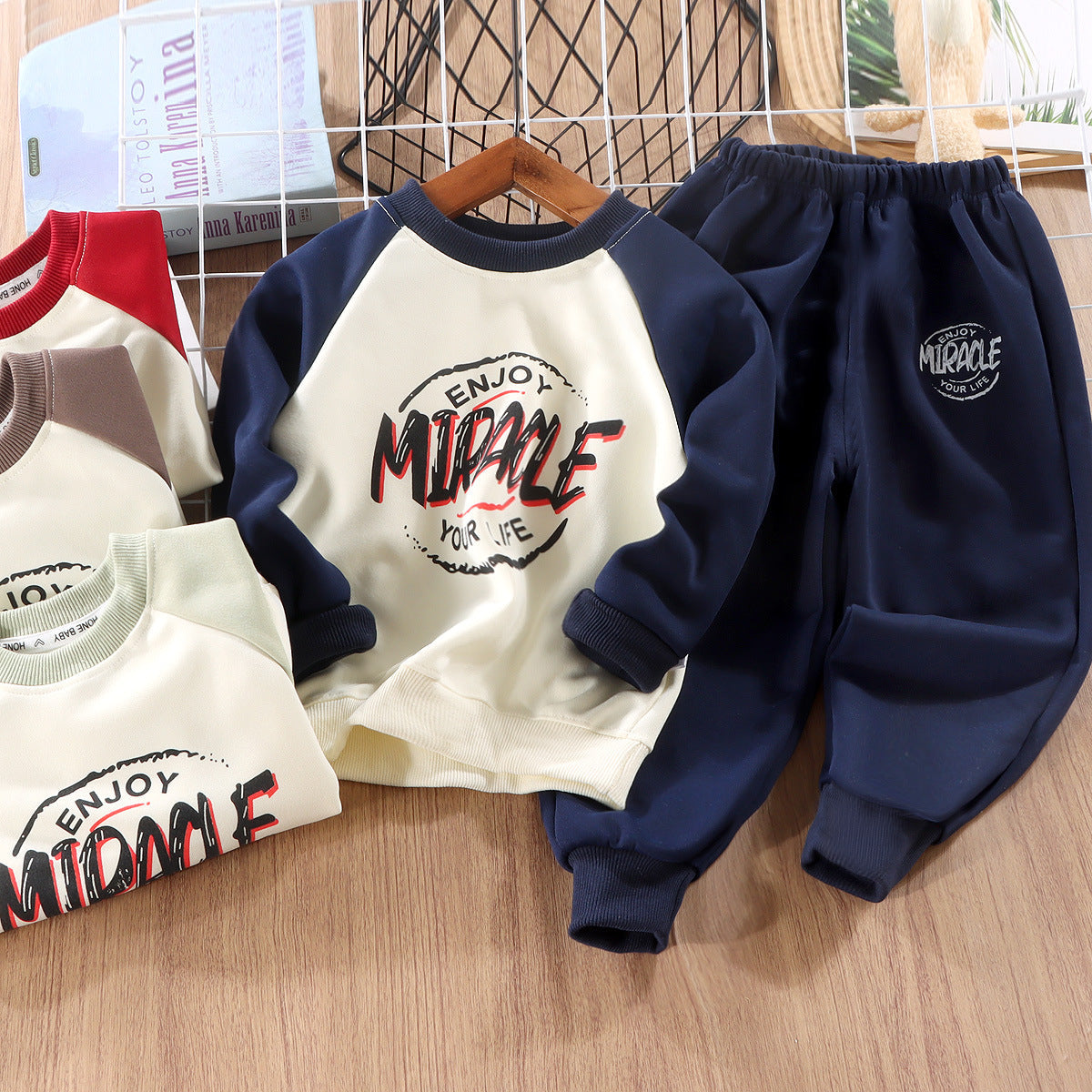 A Children's two-piece sports sweatshirt set