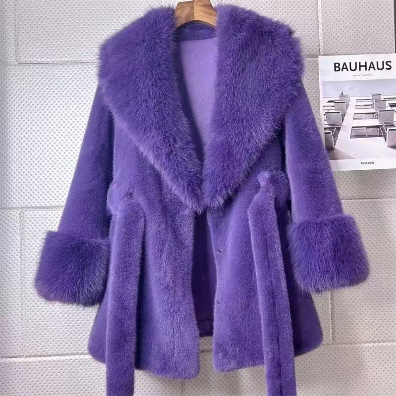 A  imitation fox fur plush coat high fashion version