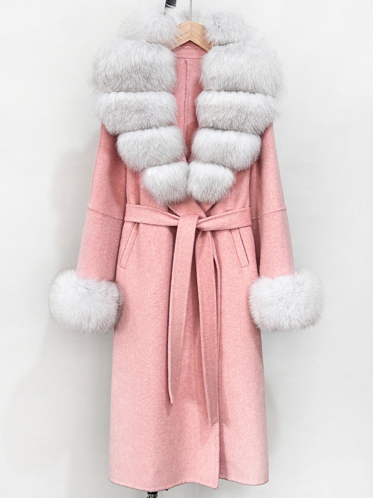 A double-sided wool coat and sweater collar jacket