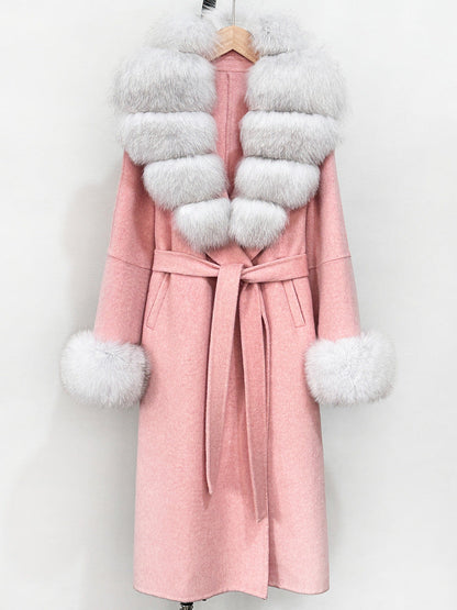 A double-sided wool coat and sweater collar jacket