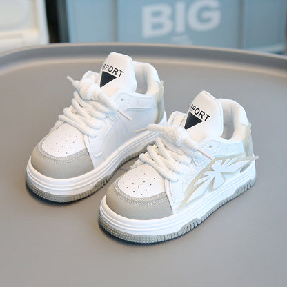 A Spring and Autumn wear-resistant and breathable versatile male and female baby casual sports shoes