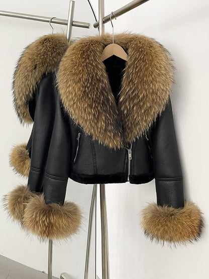 A short jacket with a fur collar zipper