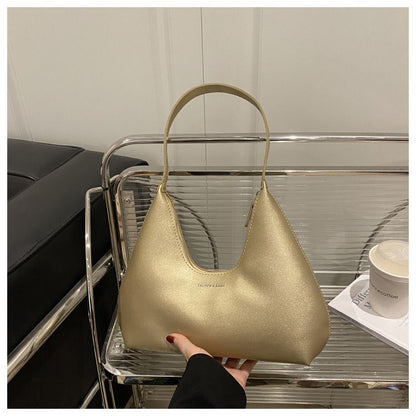 A Korean niche design versatile bag