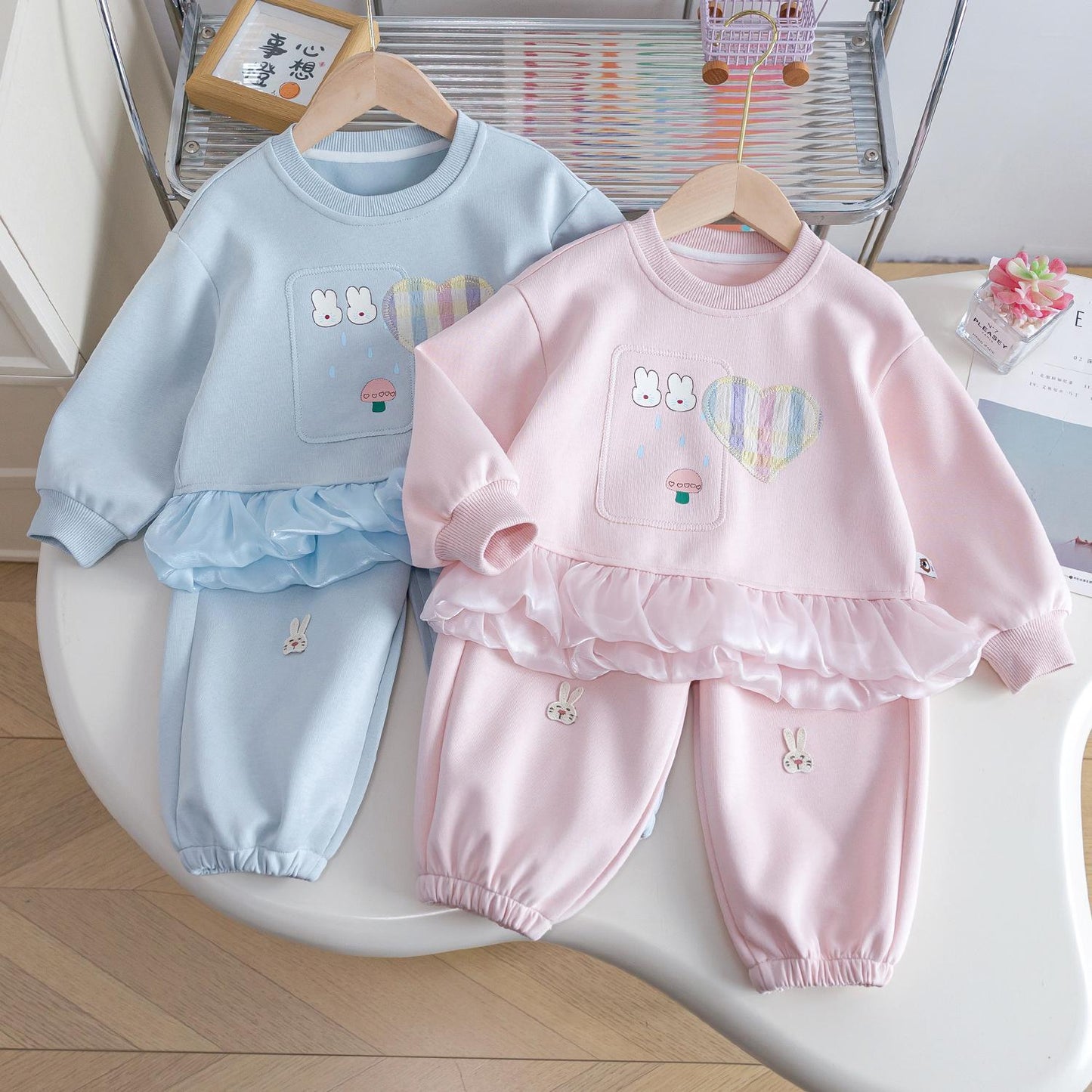 P Girls Casual Suit Children's Spring and Autumn Clothing New Sweet Foreign Style Fashion Sweater Sweatpants Two-piece Set Little Girl Tide