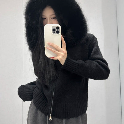 A fur collar knitted hooded sweater cardigan