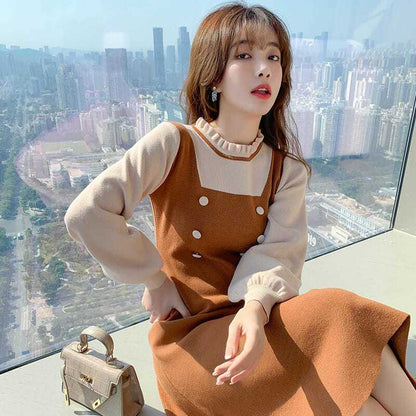 P long-sleeved knitted dress