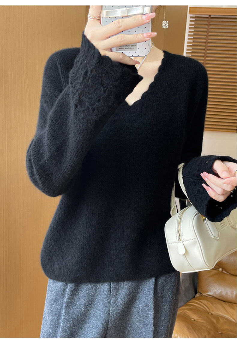 v Knitted Sweater