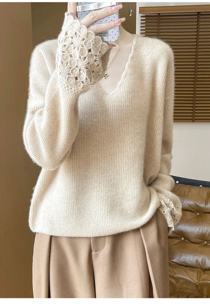 v Knitted Sweater