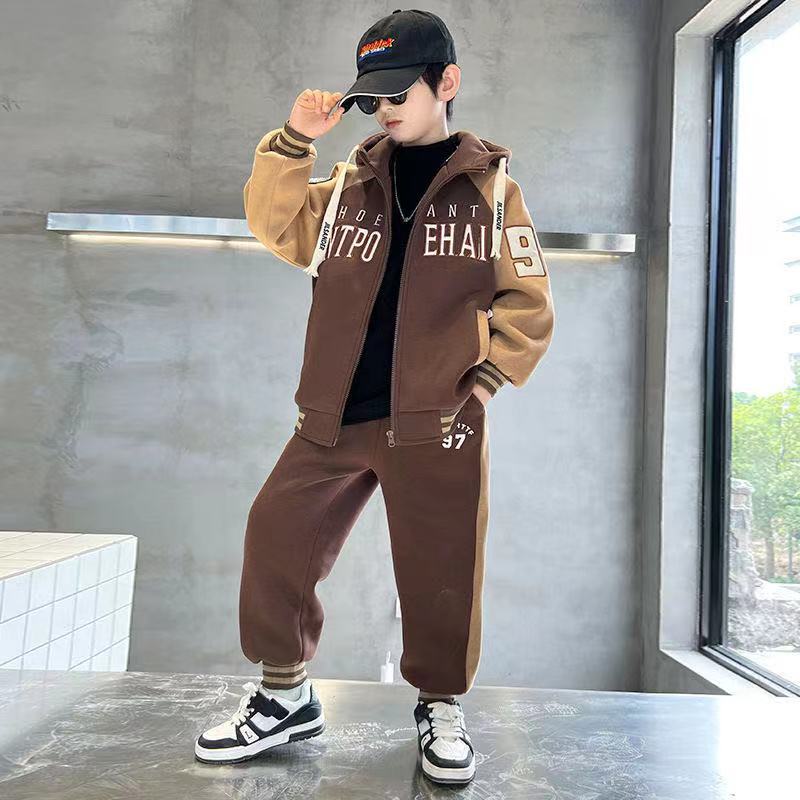 P new children's middle-aged and older children's sports Korean version is handsome and foreign, and the spring two-piece set is trendy.